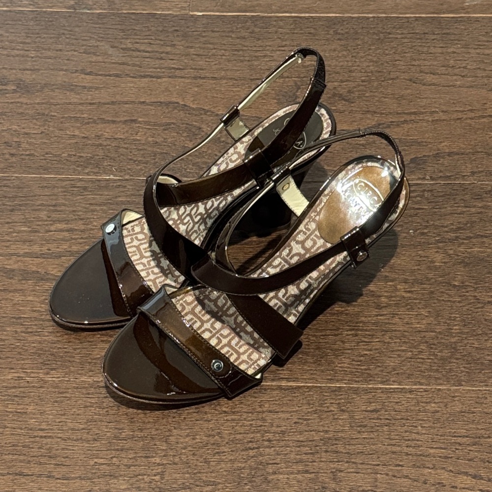 NWT Circa Joan & David Glossy Black Slingback Sandals Size 9